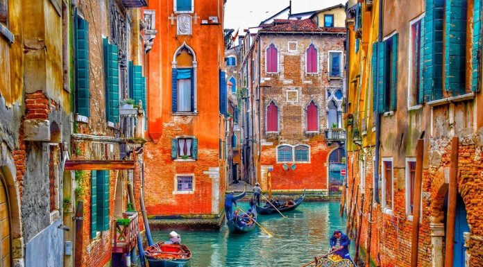 Venice: Gondolas, Canals & Renaissance Treasures
