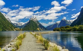 Alaska: Northern Lights, Glaciers & The Last Frontier