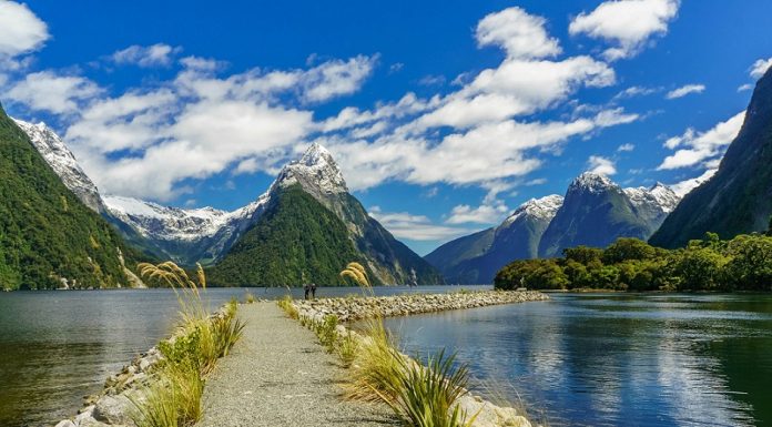 Alaska: Northern Lights, Glaciers & The Last Frontier