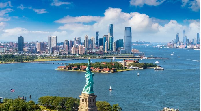 New York City: Skyscrapers and Multicultural Vibes in the City That Never Sleeps