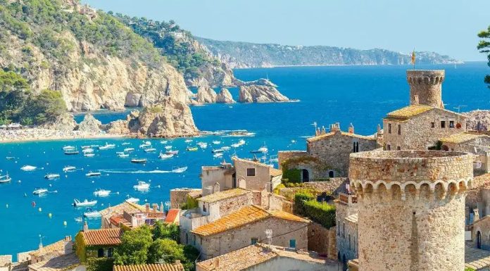 🌞 Spain’s Best Coastlines: Costa del Sol vs Costa Blanca – Which One Wins Your Heart?