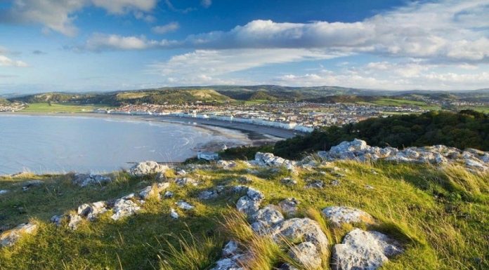 Wales: Where Myths Roam. Conquer Snowdonia, Explore Castles & Feel the Celtic Spirit